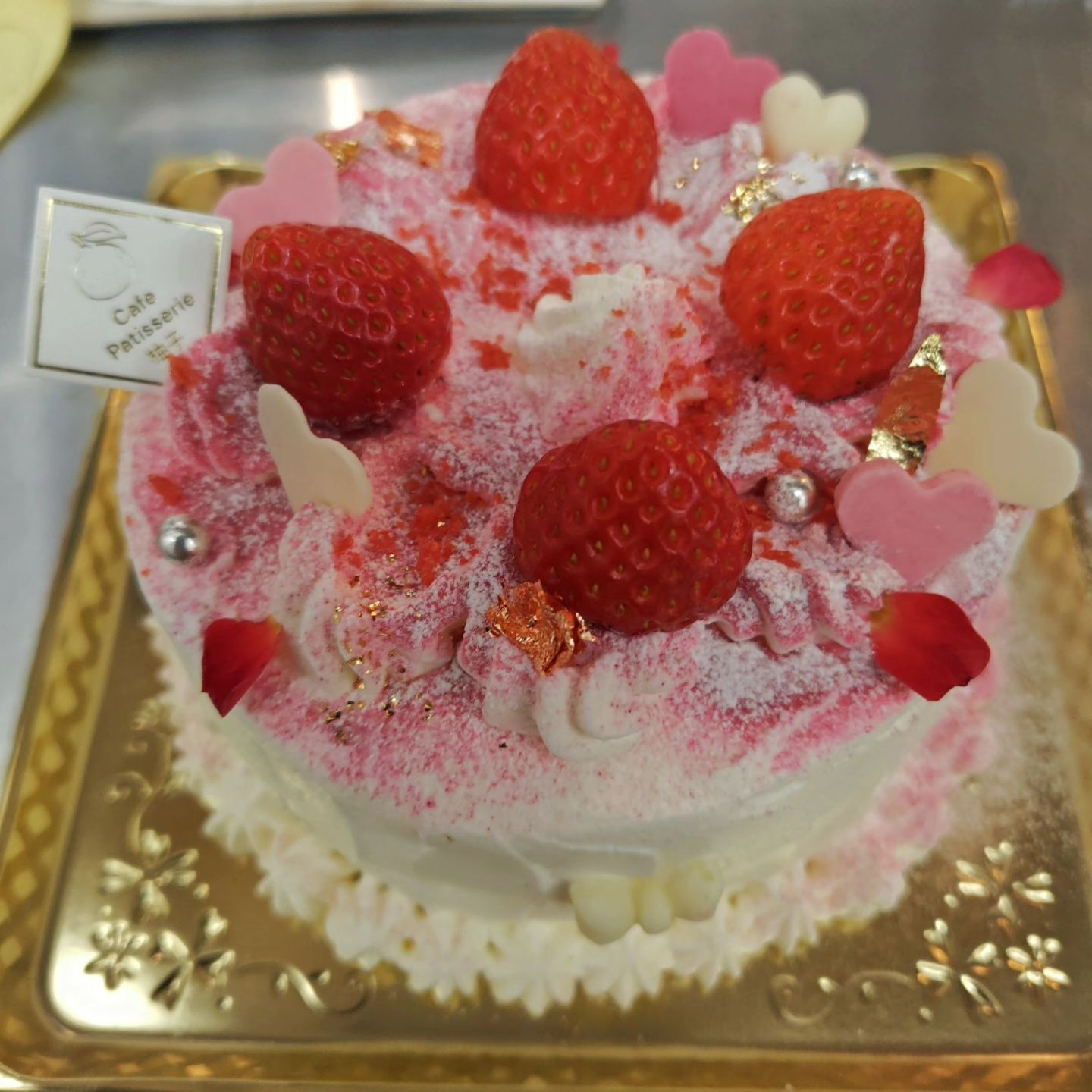 私たちのケーキ屋では、お客様の特別な瞬間をさらに素晴らしくす