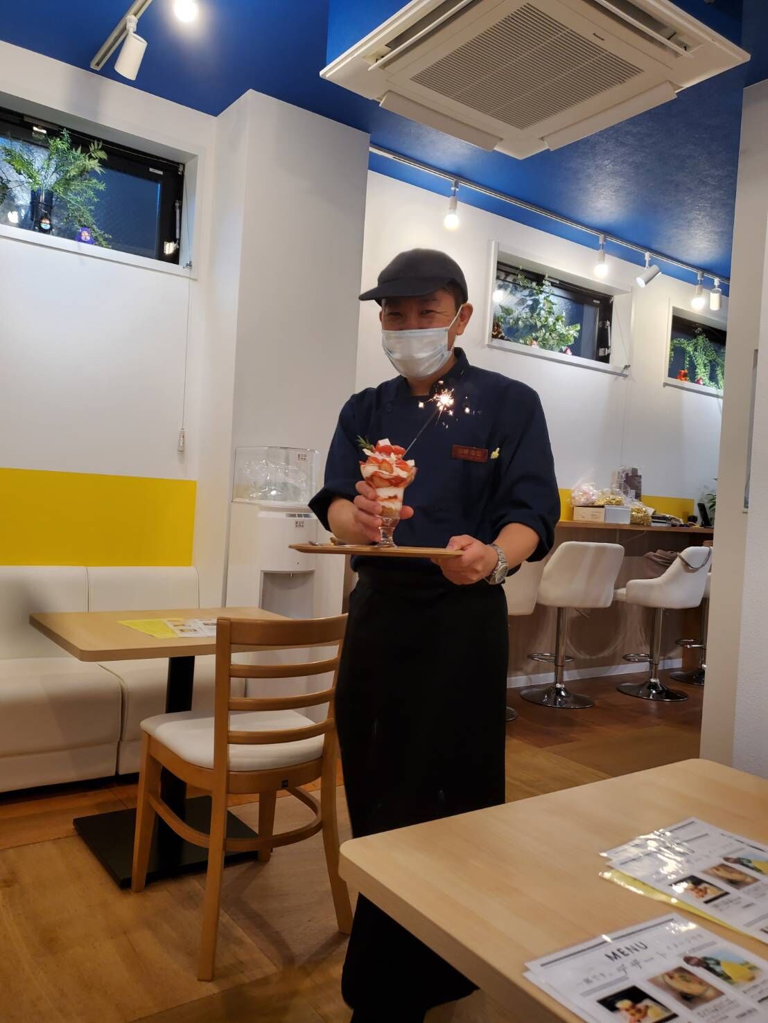 パフェはガ〇トではなく日常では味わえない贅沢を是非当店に。