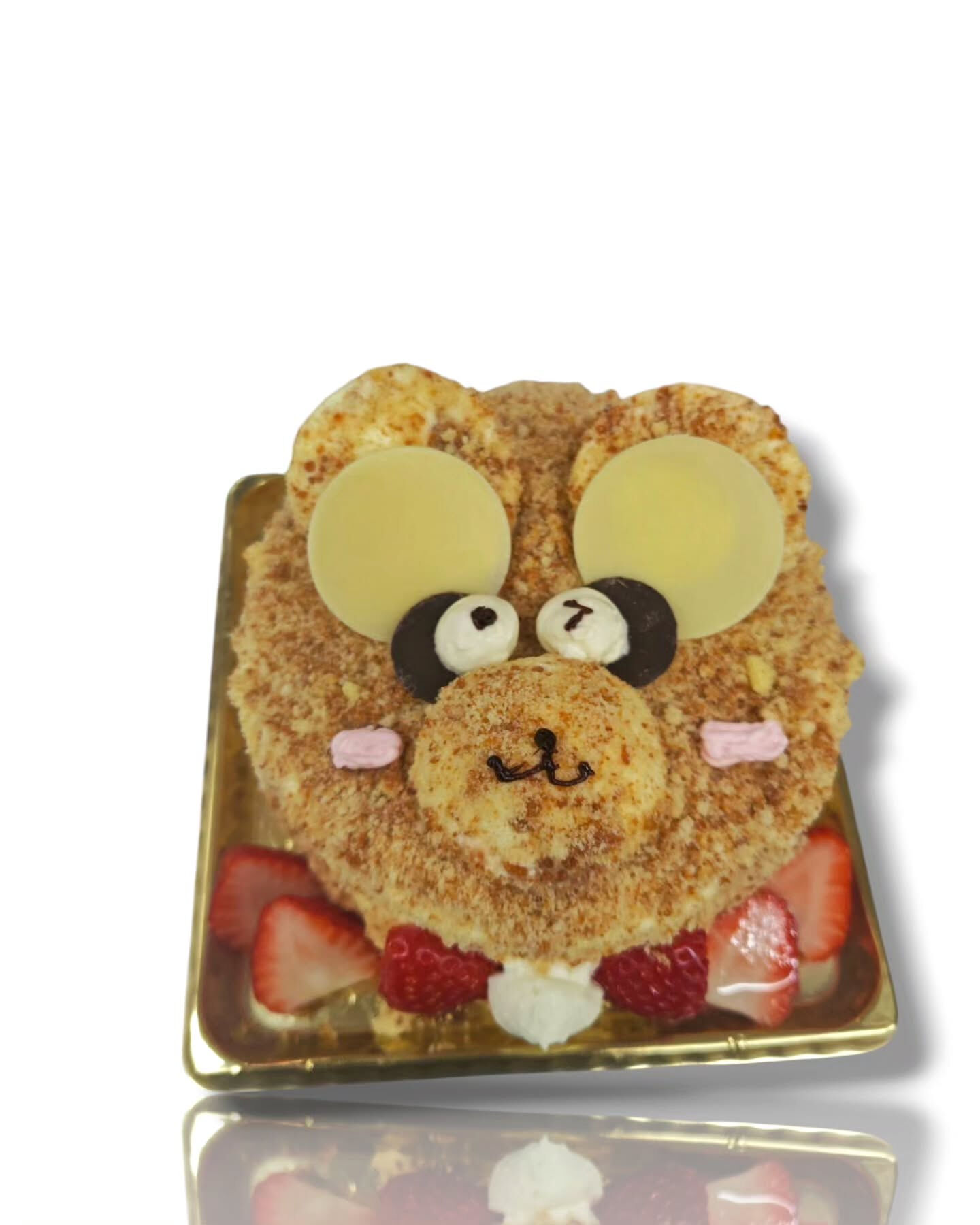 皆様、こんにちは！😄今日のホールケーキ、当店で人気の面白いケ