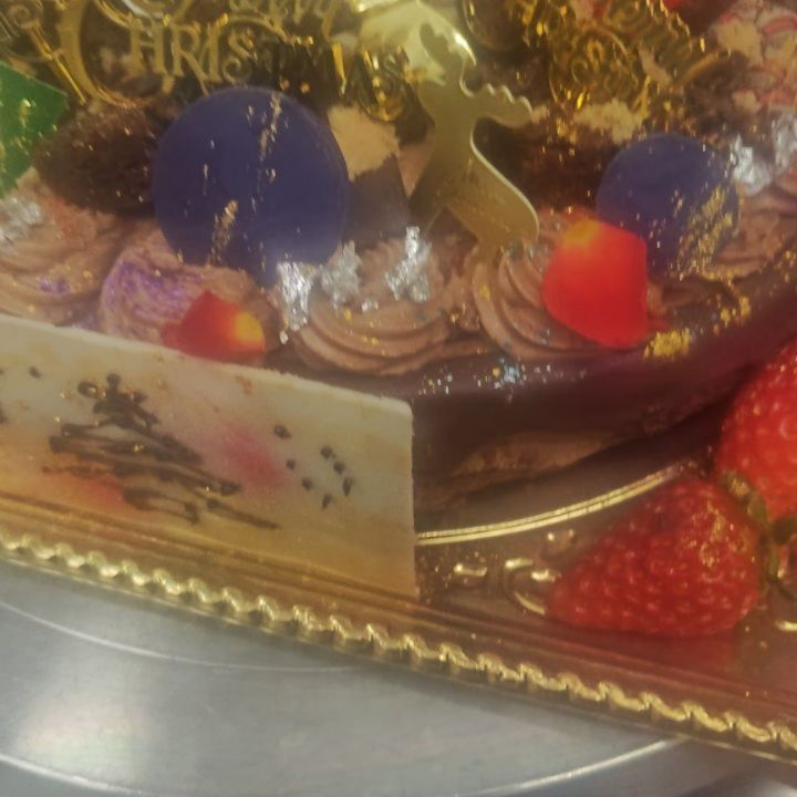明日もクリスマスケーキのご注文ありますが、、、ラストのケーキ